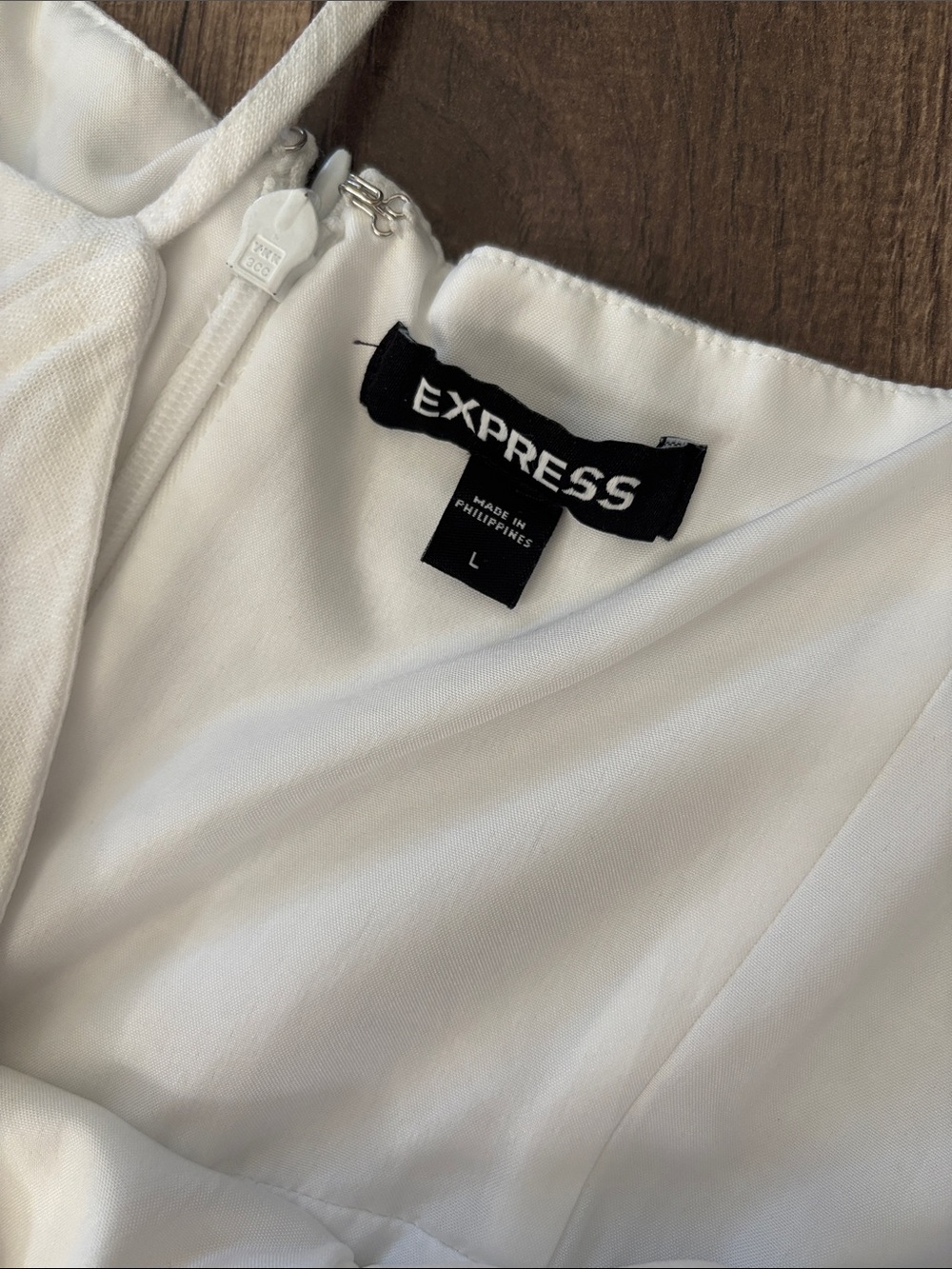 Express wide leg V neck jumpsuit - Picture 11 of 14